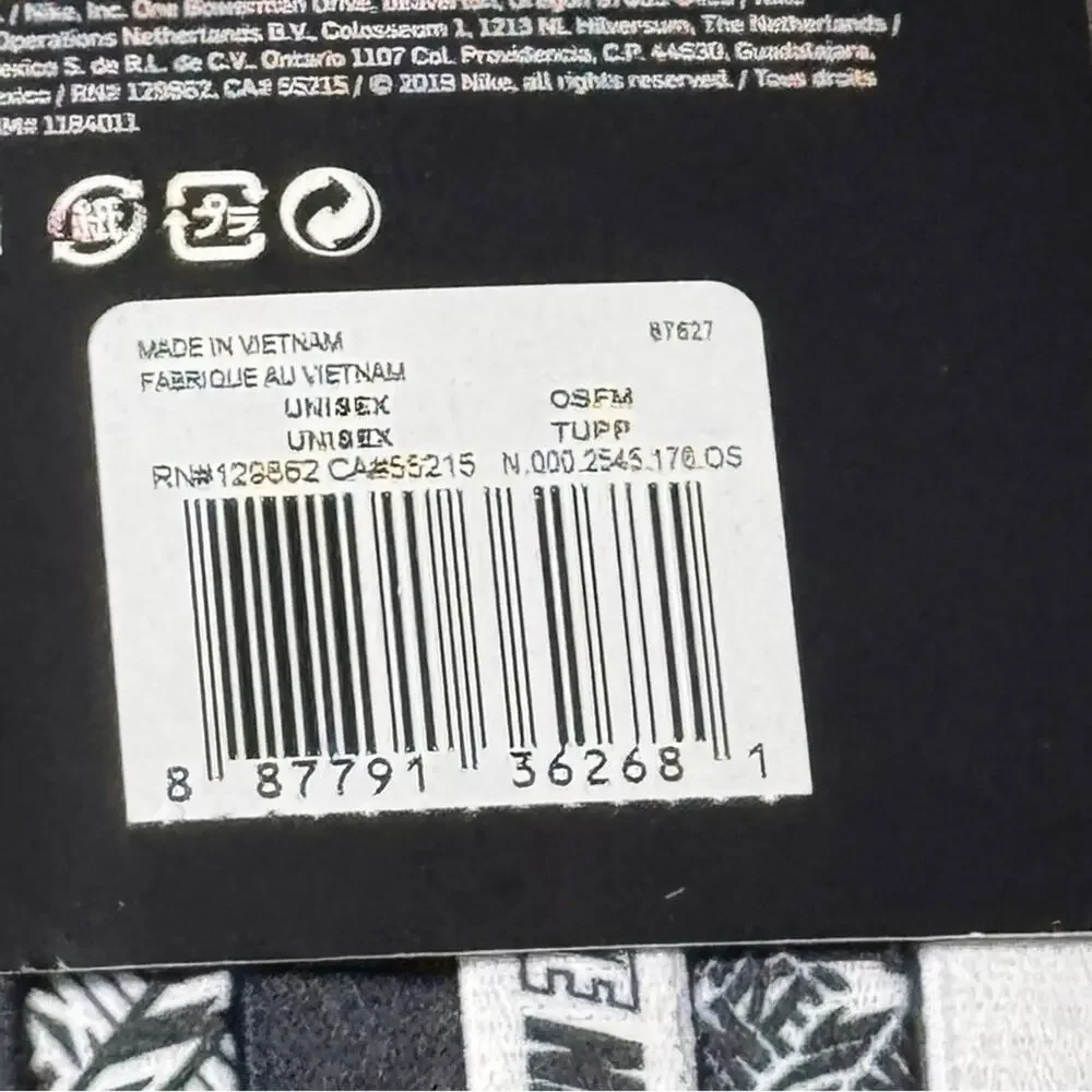 Nike  Six Pack Stretchy Athletic Sporty Black and White Headbands Set   NWT